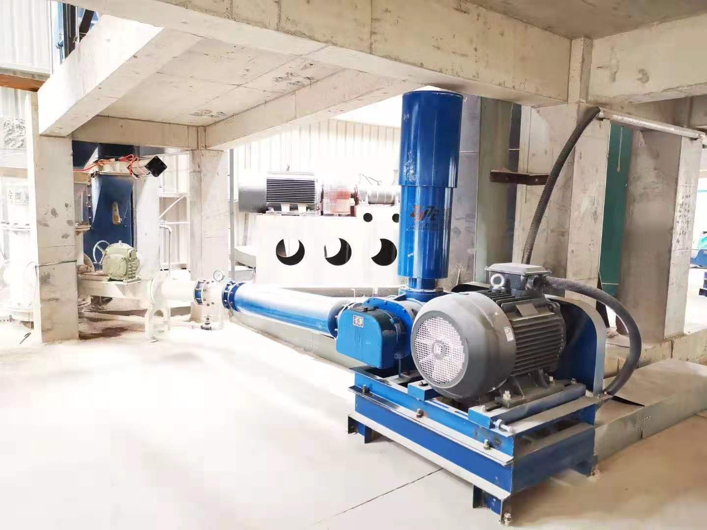 福建水泥輸送現(xiàn)場風(fēng)機(jī)圖片